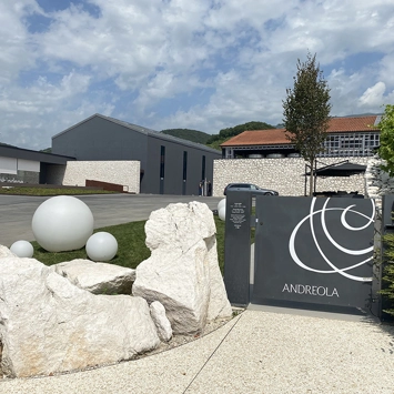 Illuminazione moderna e lampade su misura per un'azienda vinicola